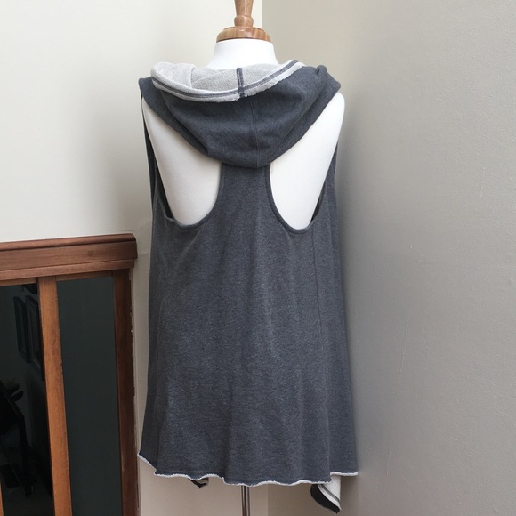 Raison D'etre hooded vest, Size XS - Picture 3 of 8